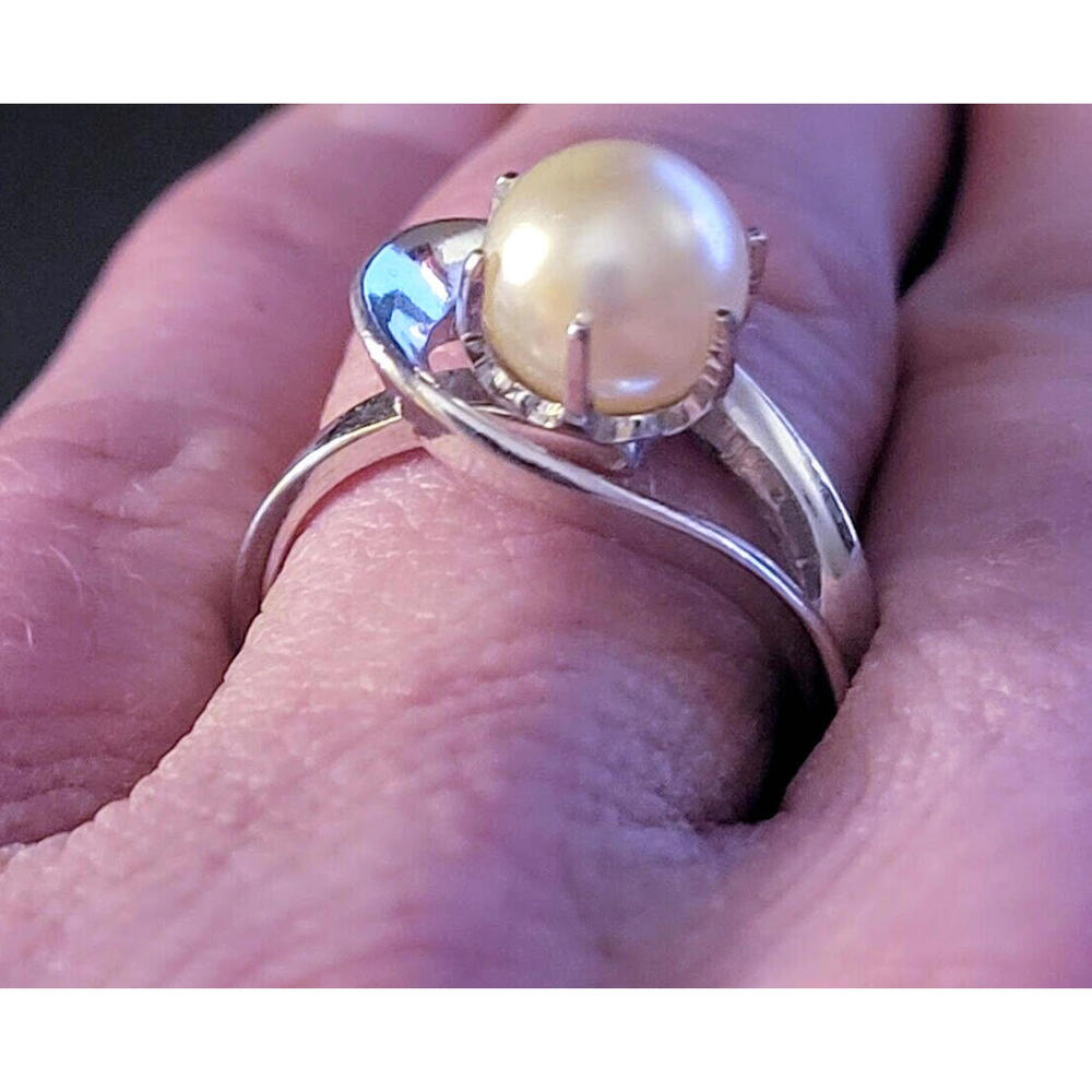 Vintage 70's Park Lane Silver Tone Lasso Lucite Pearl Ring Solitaire Sz 7 NEW